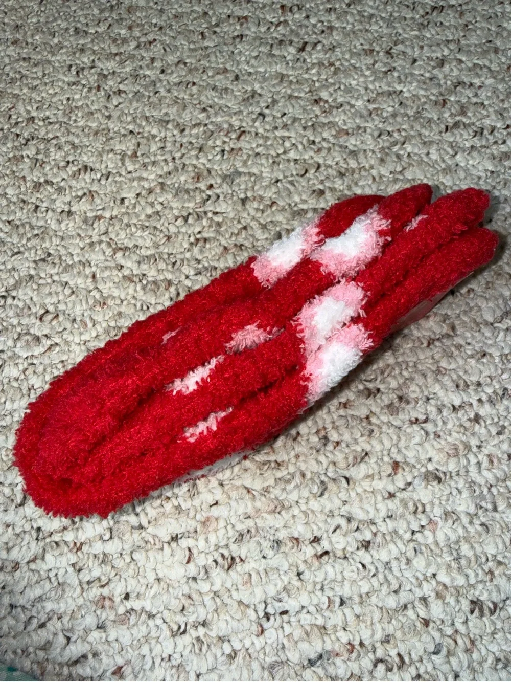 Cozy fuzzy Red Heart Crew Socks brand NWT VALENTINES DAY LOVE CUTE target 4-10